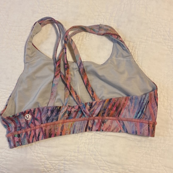 Cute Lululemon size 6 bra - Picture 2 of 3